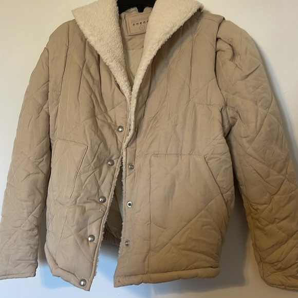 BLANK NYC Warm Hearts Quilted Sherpa Button Down Jacket Cream/Beige - Picture 5 of 9